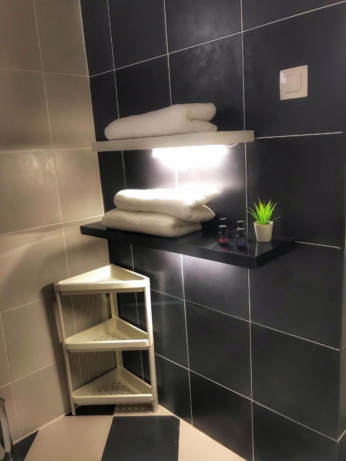 Midway Point Apts Ираклио Екстериор снимка