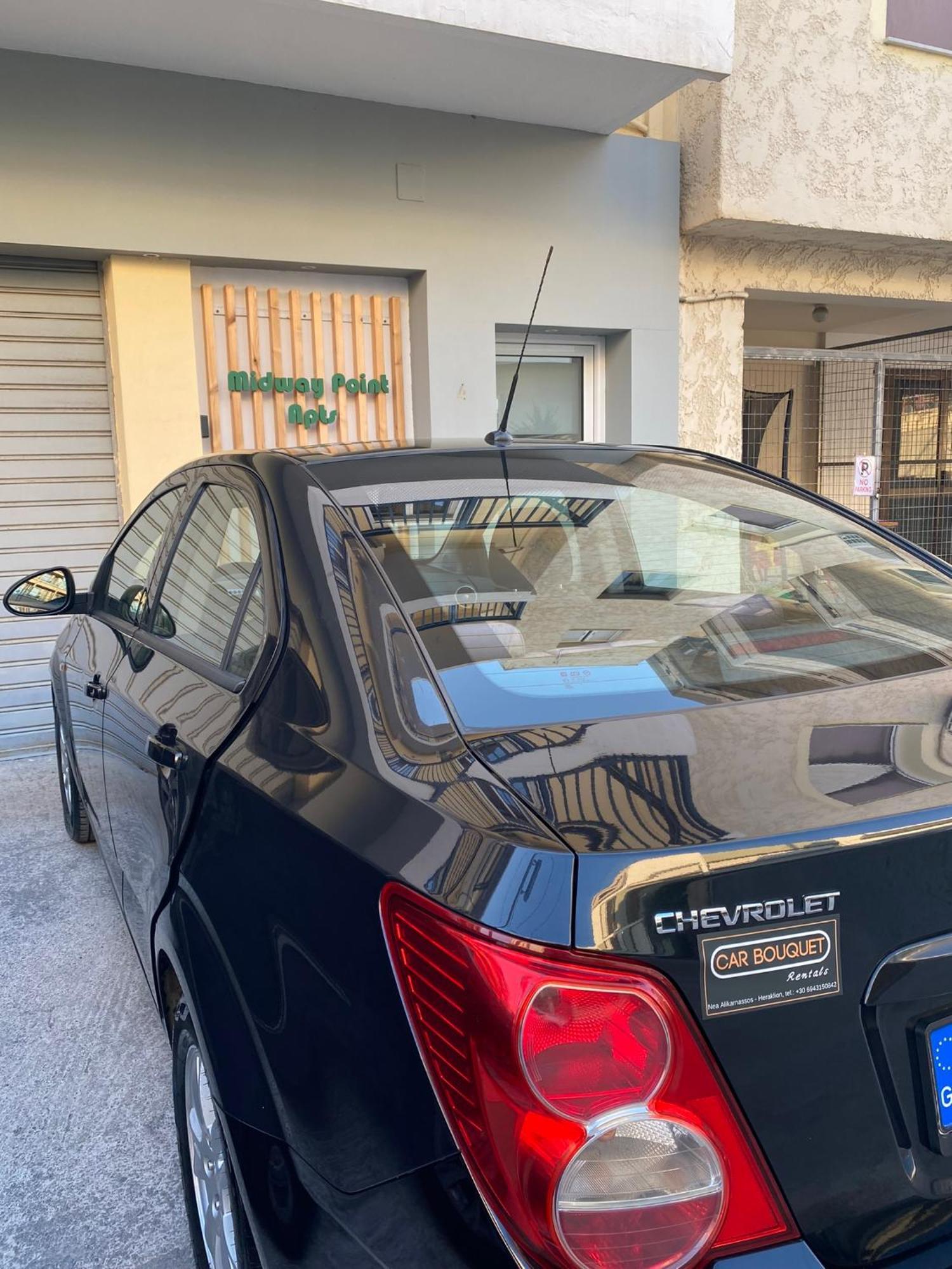 Midway Point Apts Ираклио Екстериор снимка